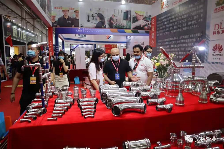 齊全的展會(huì)樣品，專業(yè)產(chǎn)品講解，得到了國內(nèi)外客戶的一致贊譽(yù)